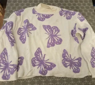 Jersey mariposas moradas ñ.