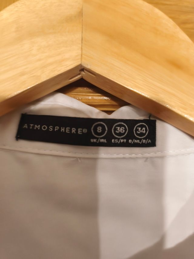 Camisa blanca manga larga entallada