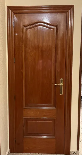 Puerta de madera alta calidad