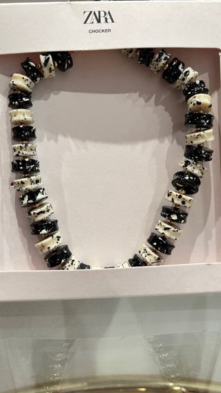 Collar Zara Blanco y Negro
