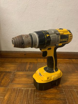 Aparafusadora Dewalt 18V