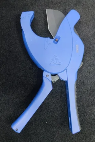 Tijera para tuberías Nueva