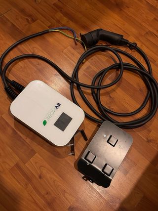 Estación Carga EVMOBE Vehículos Eléctricos