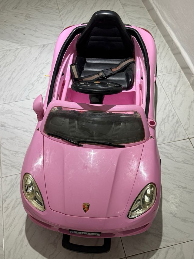 Coche eléctrico infantil rosa
