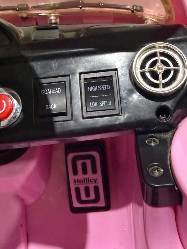 Coche eléctrico infantil rosa
