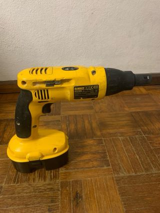 Aparafusadora Dewalt Pladur