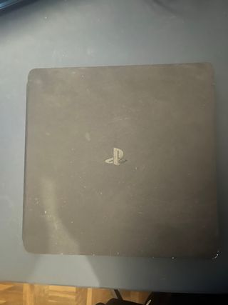 PS4 Slim | 4 mandos y 3 juegos