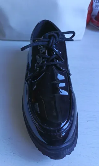 Zapato charol mujer negro