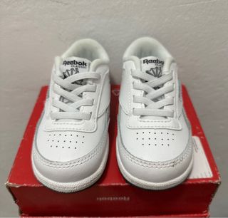 Zapatillas Reebok niño blancas y grises
talla 22,5