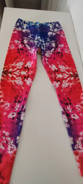 Mallas deportivas multicolor vibrantes