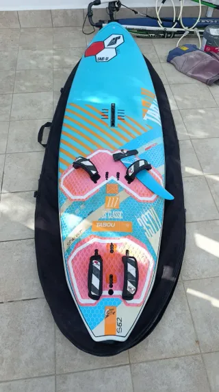 Tabla windsurf TABOU 3S full carbón 117ltrs