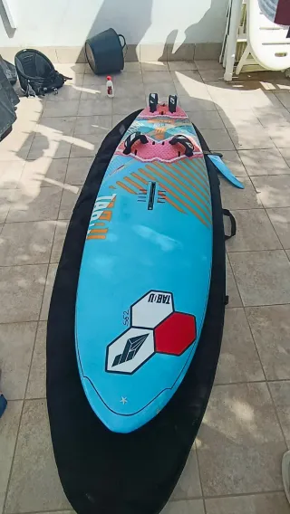 Tabla windsurf TABOU 3S full carbón 117ltrs