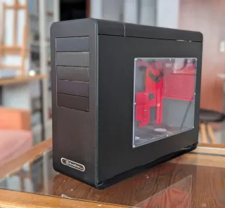 Caja PC Silverstone FT02 y accesorios 
