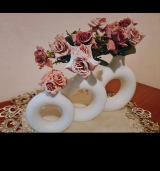 Tris di vasi decorativi