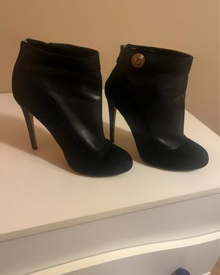 Botines de tacón negros