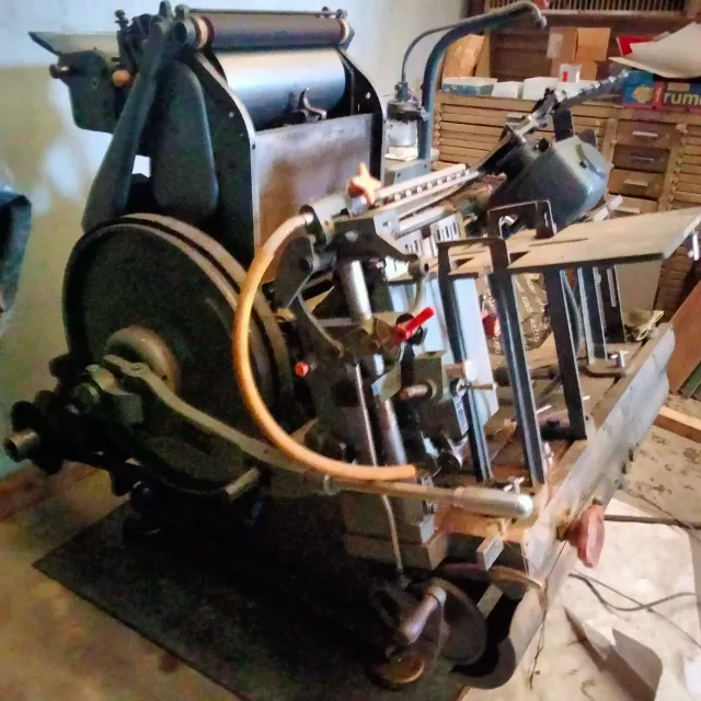 Troqueladora Minerva de Aspas