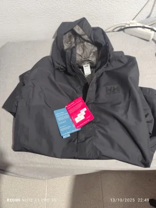 Chaqueta Helly Hansen Negra Nueva