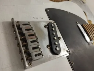 Squier Telecaster Relic Nitro + pastillas CV