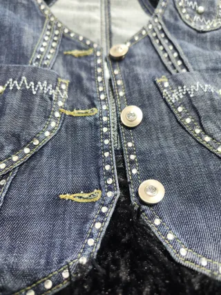 Chaleco vaquero con strass