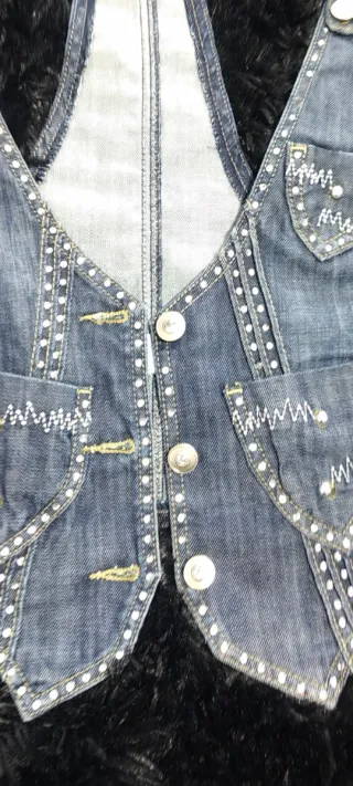 Chaleco vaquero con strass