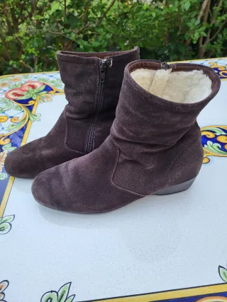 Stivaletti scamosciati marroni 