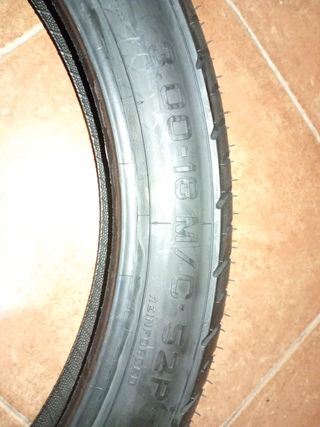 Neumático 90/100-18 52P Reinf TL ME 22 + Cámara.