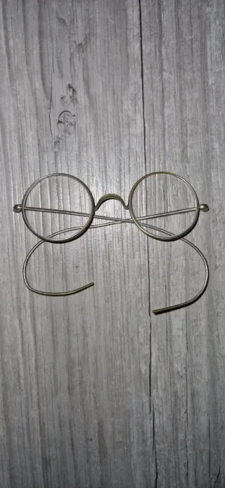 Gafas redondas metálicas antiguas
