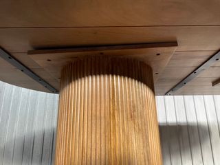 Mesa de comedor ovalada de madera maciza