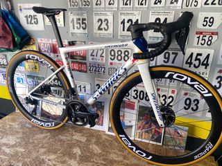 Bicicleta S-Works Red Bull Taiwan
