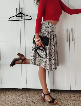 Falda midi estampado leopardo blanco y negro