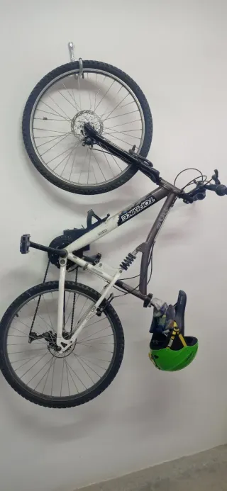 Bicicleta infantil negra