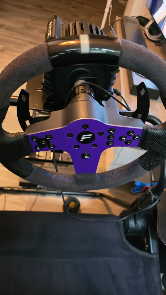 Fanatec pro ps5/Xbox/pc. gaming Cockpit Simracing