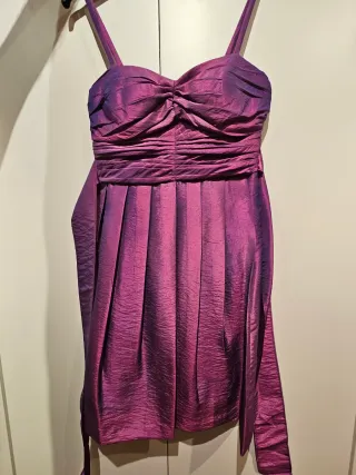 Vestido de fiesta morado. Talla S. Nuevo