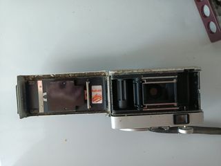 2 Fotocamere Vintage: Polaroid e Konica