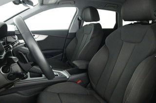Audi A4 35 TFSI S line HEV 