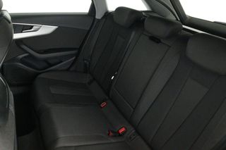 Audi A4 35 TFSI S line HEV 