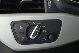 Audi A4 35 TFSI S line HEV 