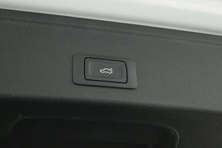 Audi A4 35 TFSI S line HEV 