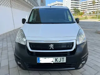 Peugeot Partner Furgon 1.6HDI 100Cv, año 2018. 