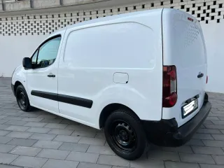 Peugeot Partner Furgon 1.6HDI 100Cv, año 2018. 