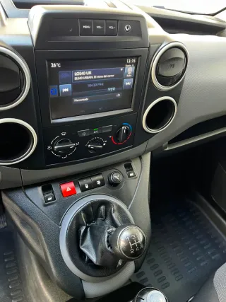 Peugeot Partner Furgon 1.6HDI 100Cv, año 2018. 