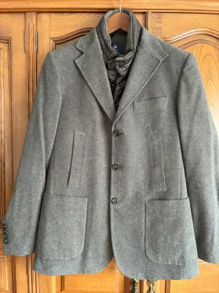 Americana Fay marrón con chaleco y capucha