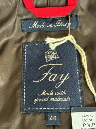 Americana Fay marrón con chaleco y capucha