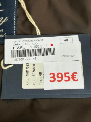 Americana Fay marrón con chaleco y capucha