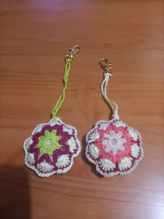 Llaveros florales hechos a mano