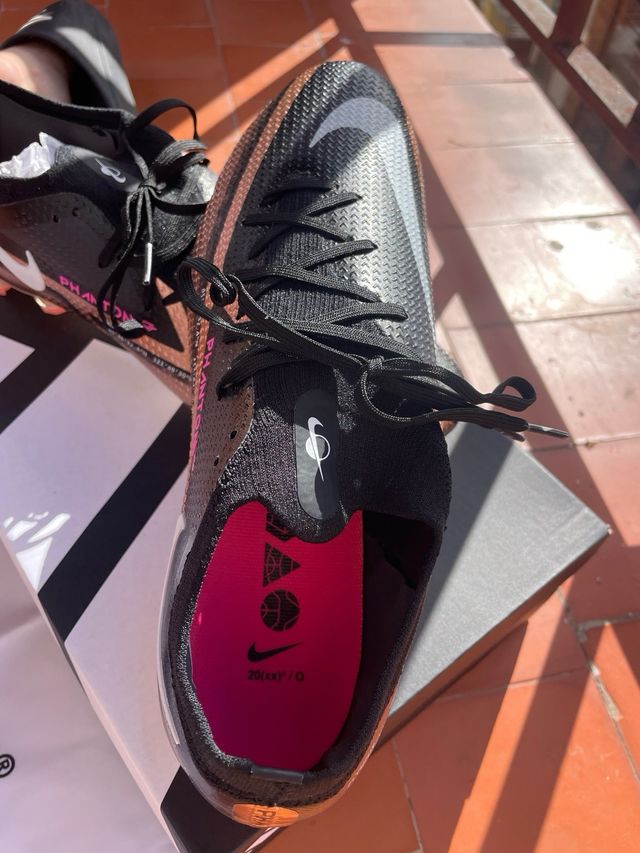 Nike Phantom Botas de Fútbol Negras y Doradas