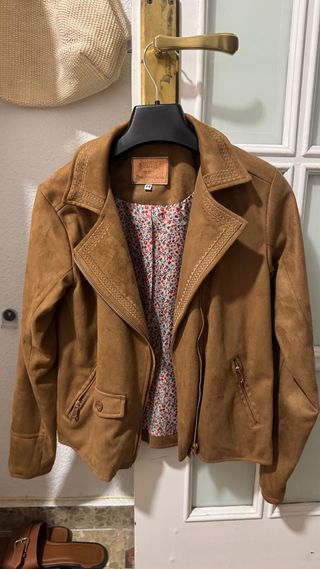 Chaqueta marrón de ante 