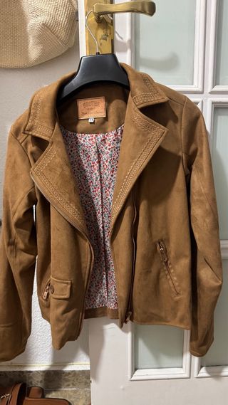 Chaqueta marrón de ante 