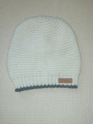 Gorro de punto O'Neill blanco y gris