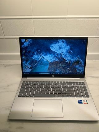 Ordenador HP Laptop 15 fd0xxx Plata